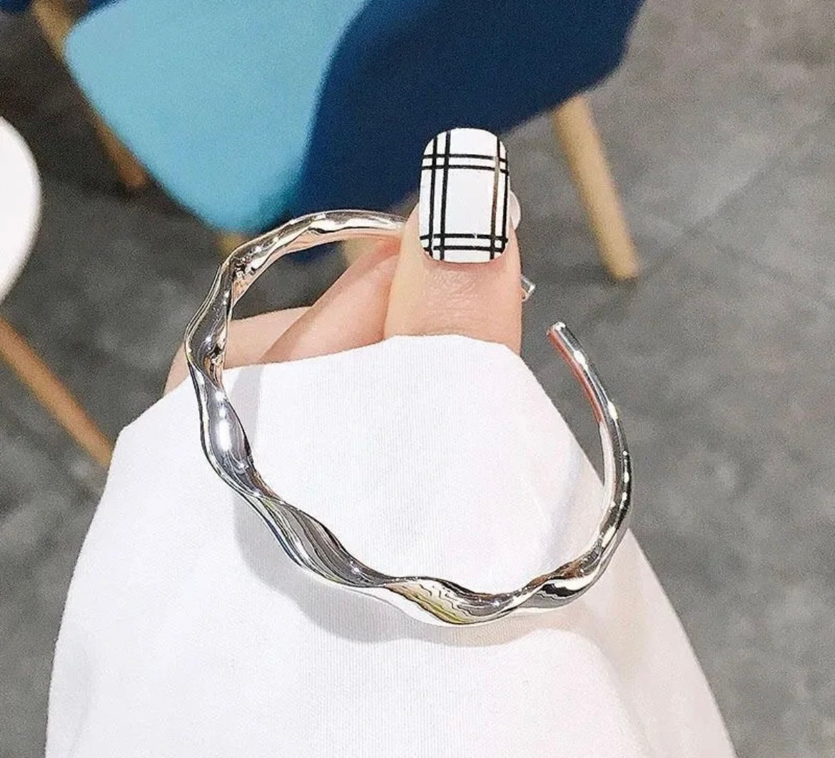 Y2k Dalga Tasarımlı Bilezik