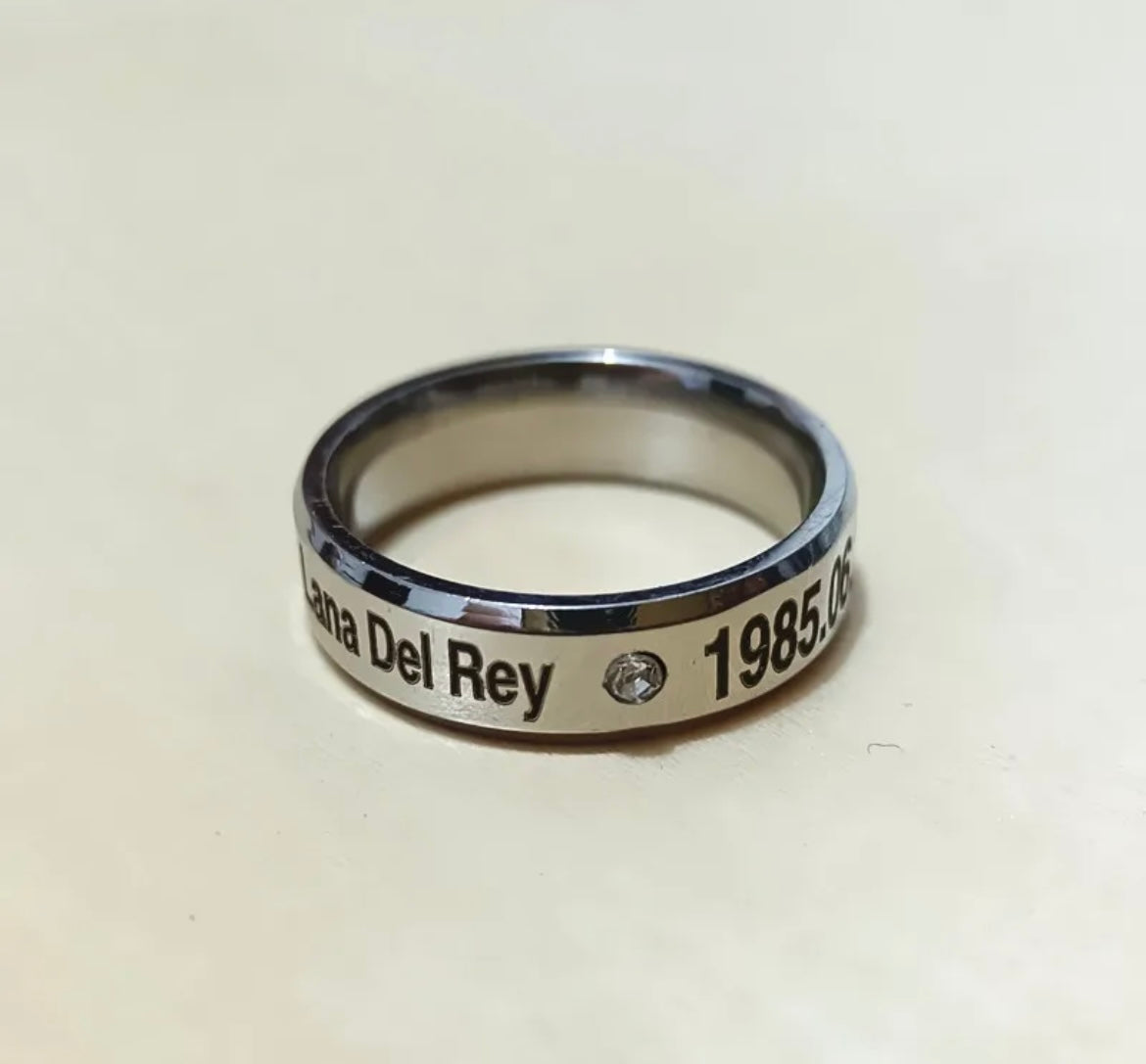 Lana Del Rey Yüzük