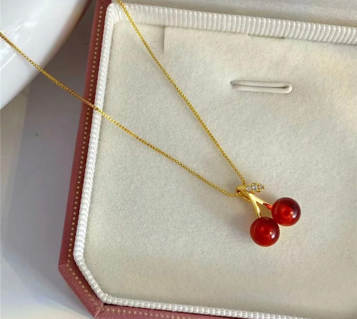 Harry Styles ‘Cherry’ Kolye