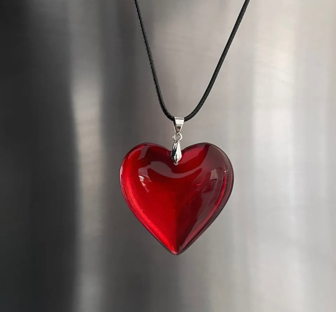 Olivia Rodrigo Kalp Kolye