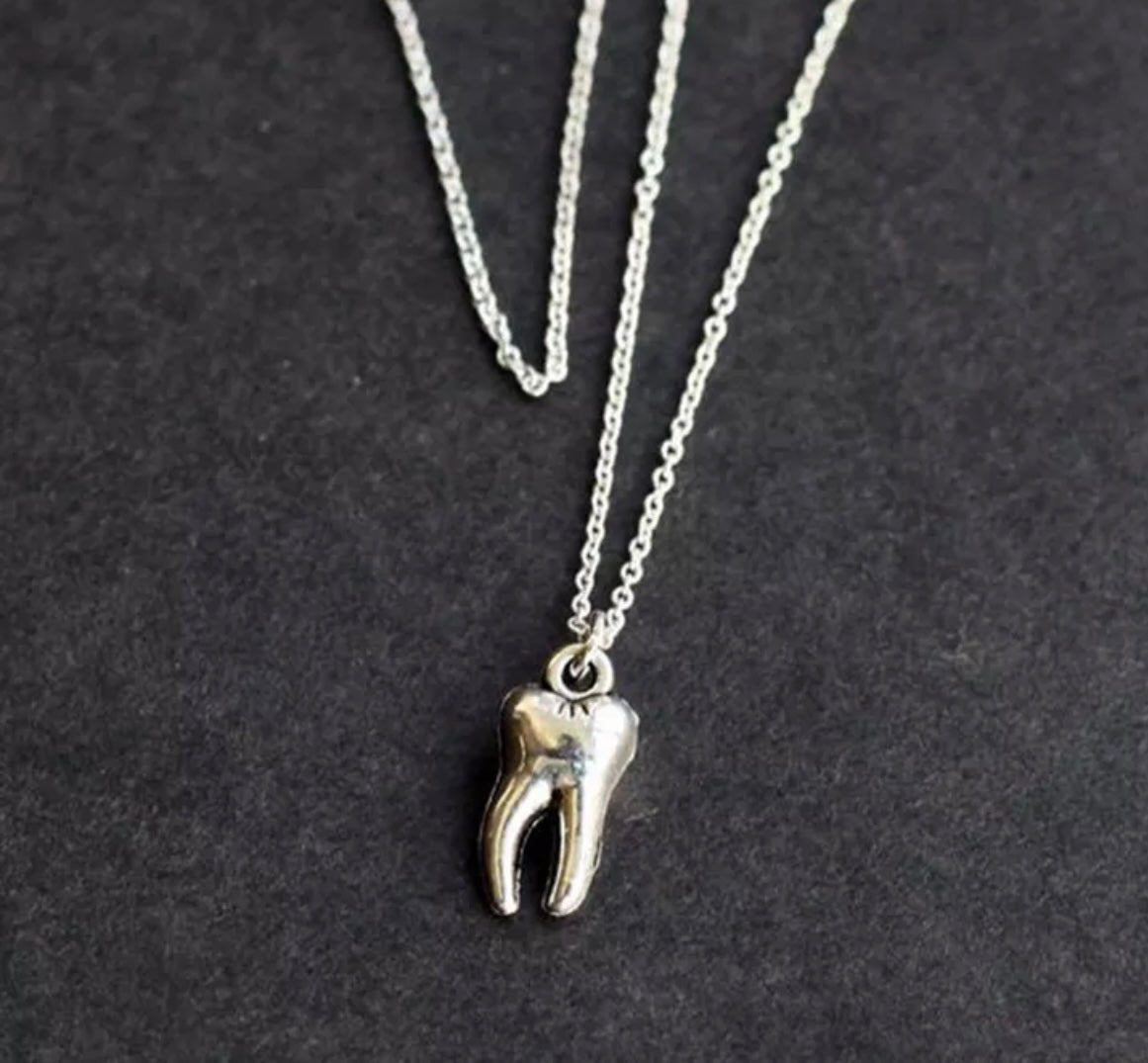 Boygenius Diş Kolye