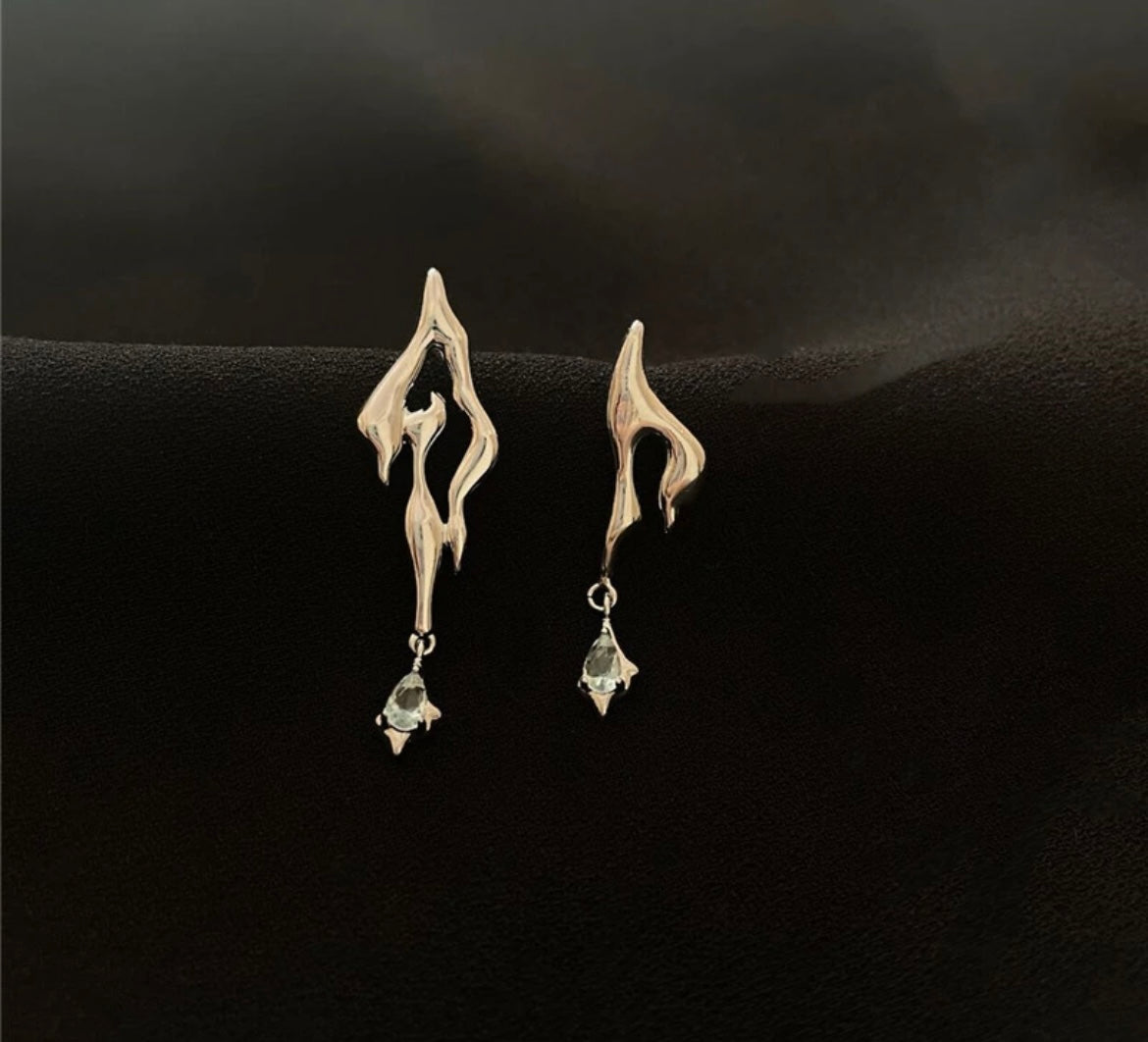 Metal Su Damlası Küpe