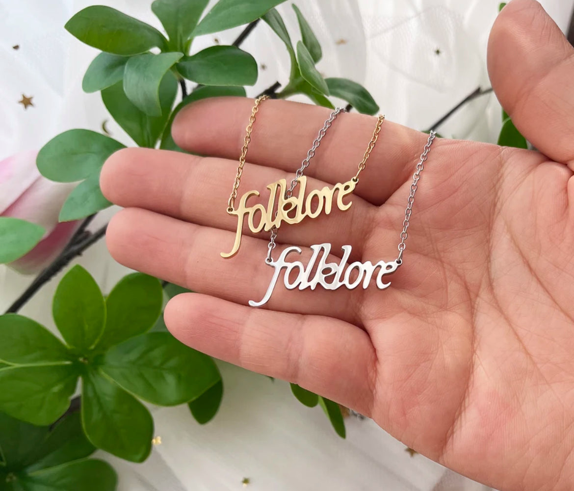 Taylor ‘folklore’ Yazılı Kolye