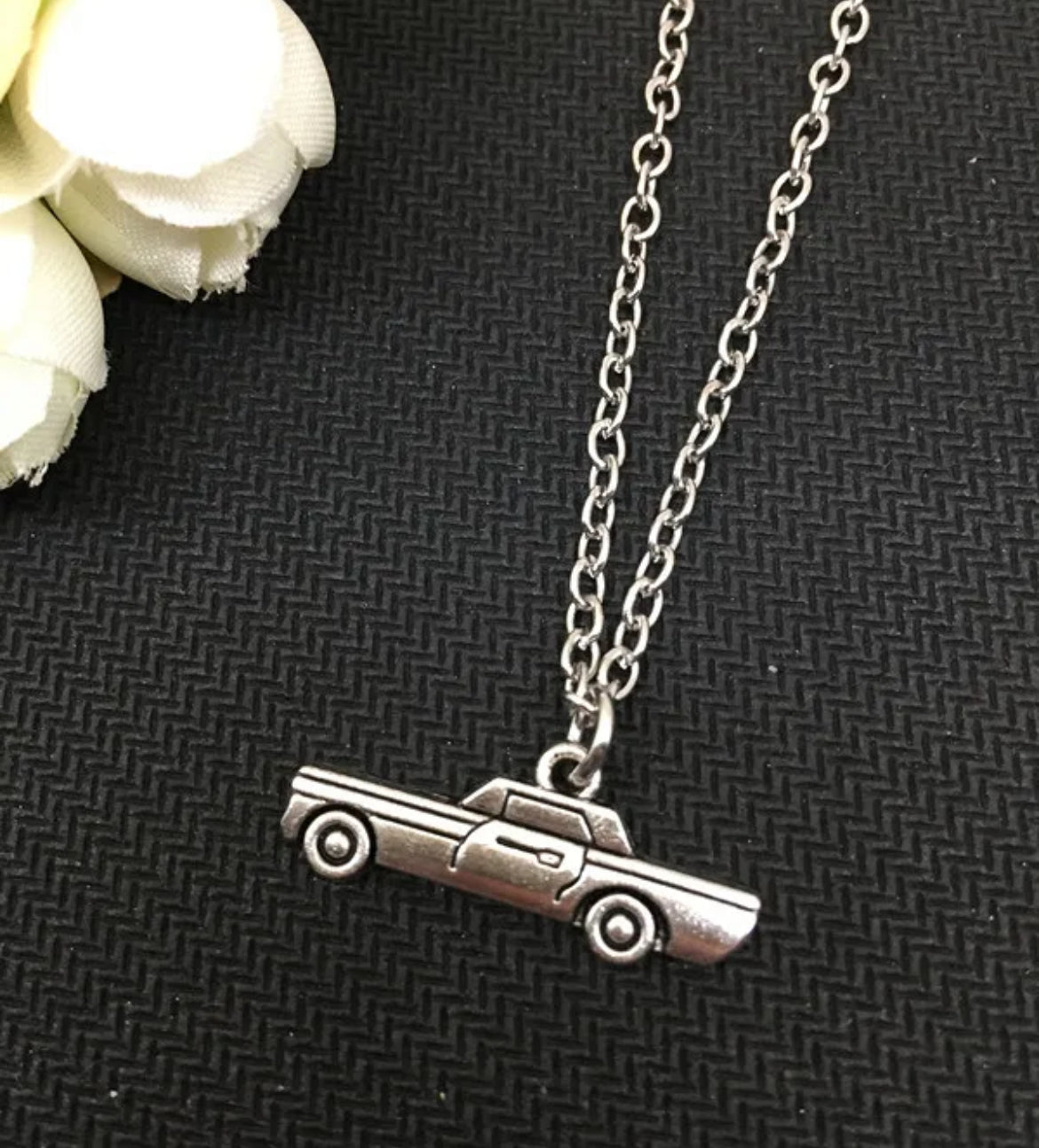 Taylor Getaway Car Kolye