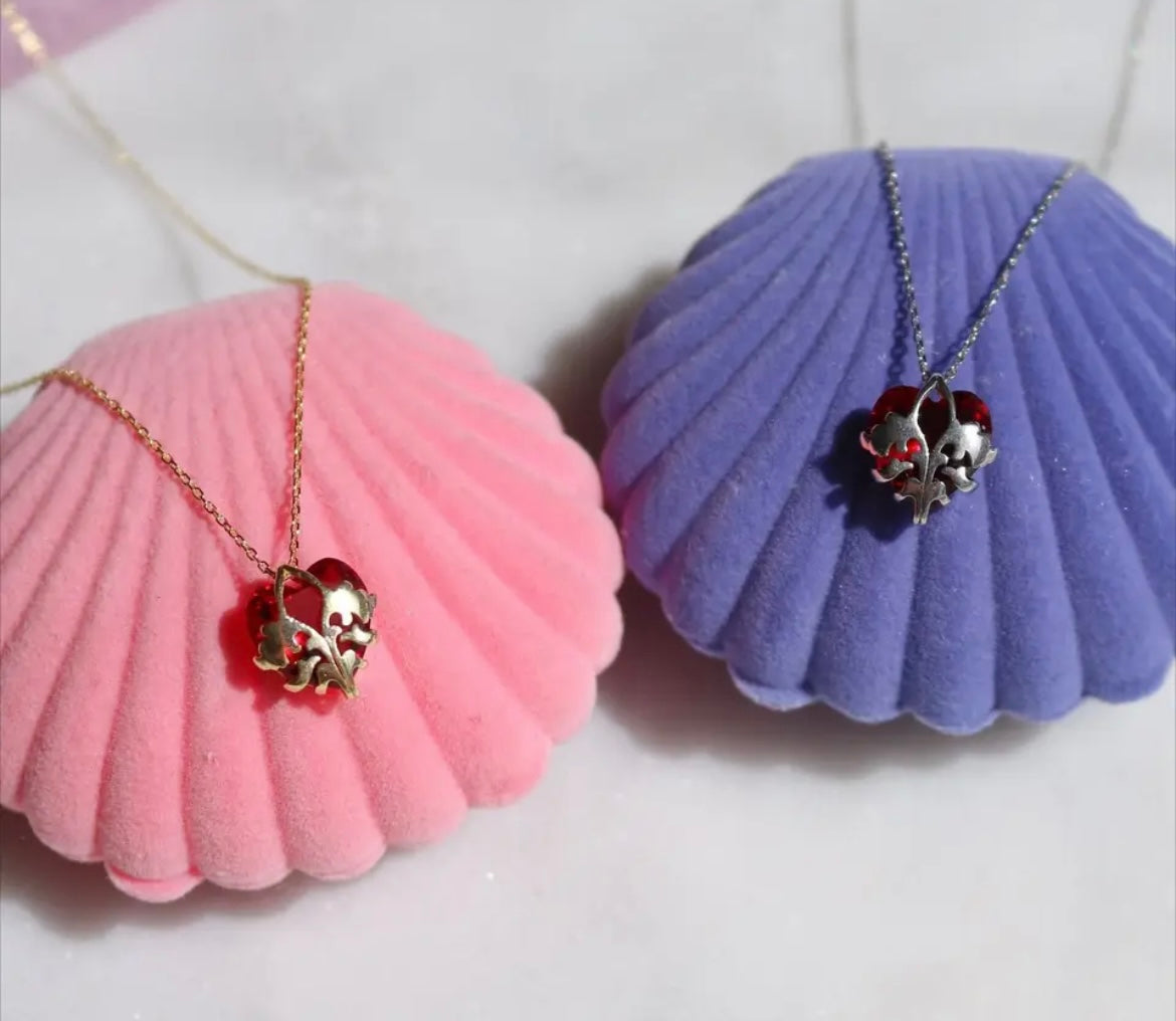 Eraklyon Winx Kırmızı Kalp Modelli Kolye