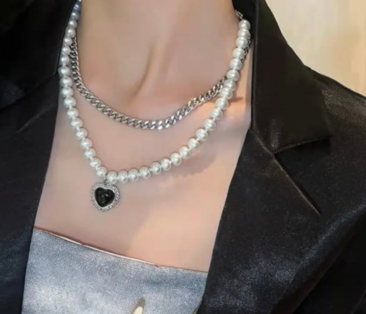 Fransız Tasarımlı Siyah Kalp Kolye