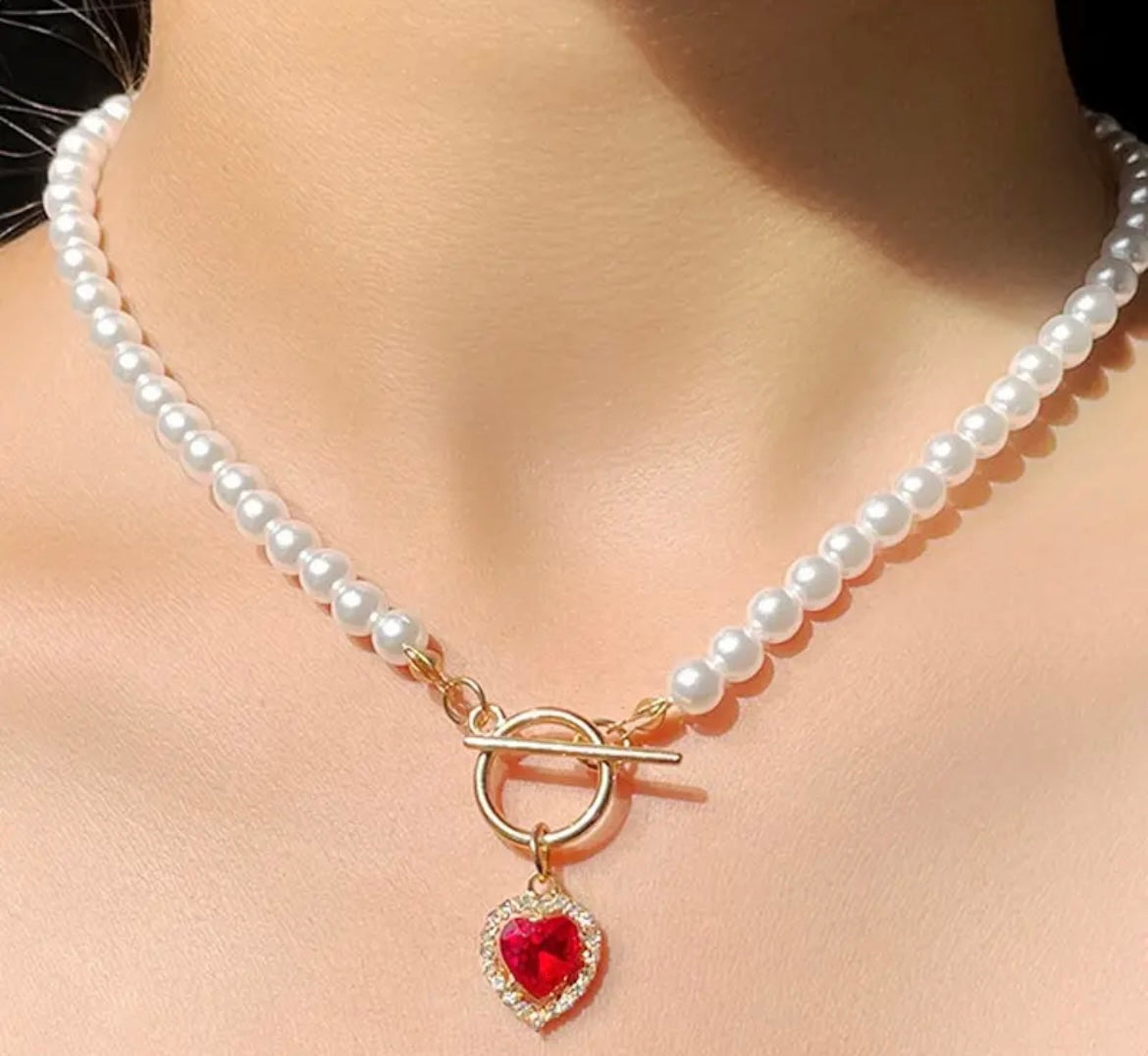 Fransız Tasarımlı Kırmızı Kalp Kolye