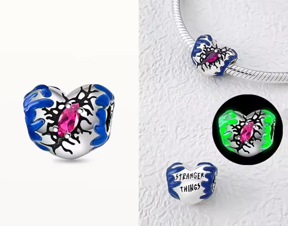 Stranger Things Charm Bracelet with Charms - Demogorgon & More | Stranger Things Charm Bilezik ve Charm'lar - Demogorgon ve Daha Fazlası