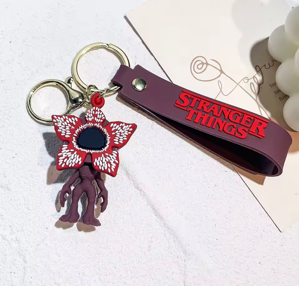 Stranger Things Demogorgon Hellfire Club Theme Keyring | Stranger Things Hellfire Kulübü Temalı Anahtarlık