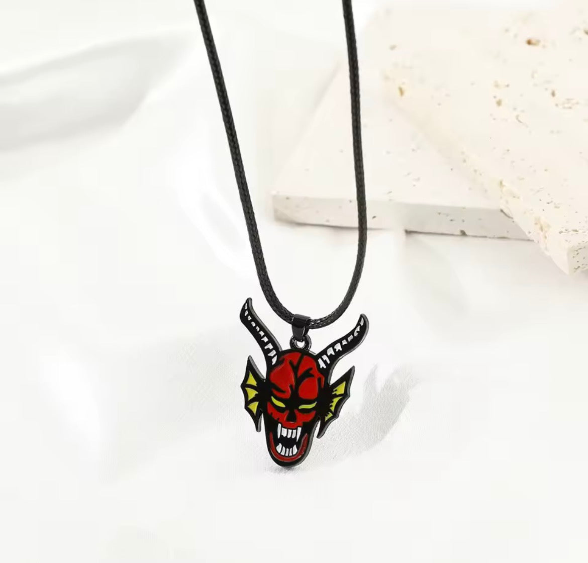 Stranger Things Hellfire Club Pendant Necklace / Keyring | Stranger Things Hellfire Kulübü Kolye / Anahtarlık
